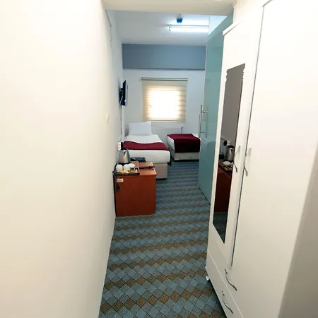 Hotel Hill 3*
