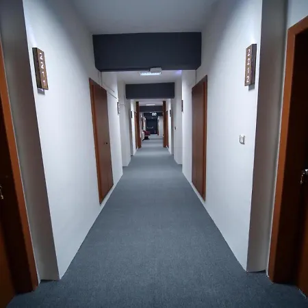 Hotel Hill 3*